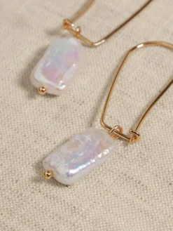 Drop Pearl Earring