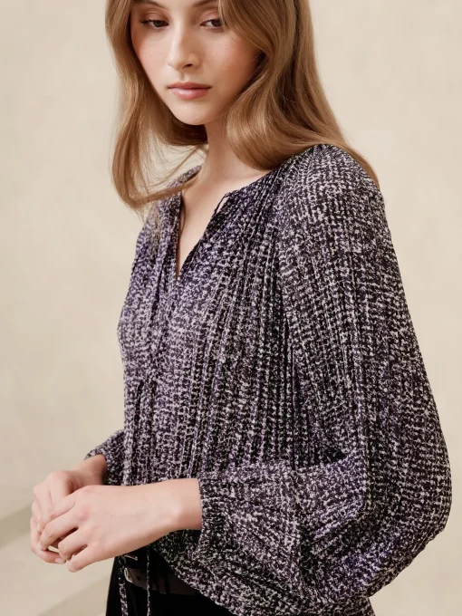 Keyhole Pleated Blouse