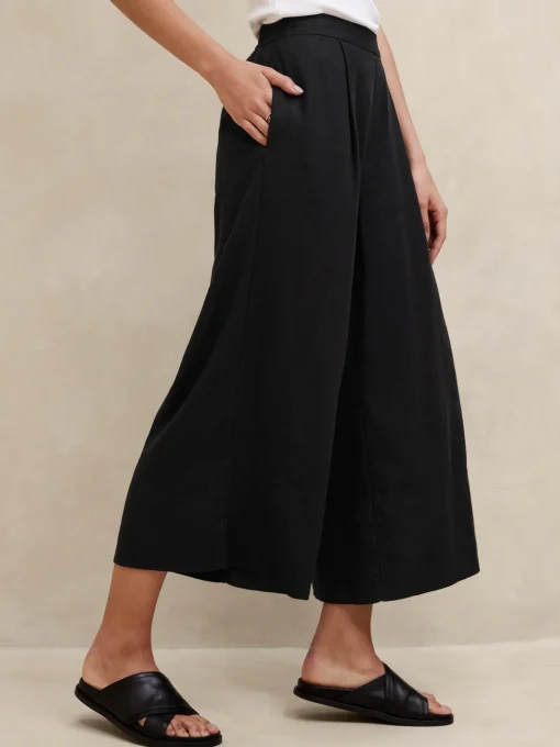 Linen-Blend Pull-On Wide-Leg Cropped Pant