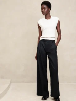 Linen-Blend Wide-Leg Pleated Trouser