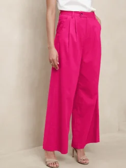 Linen-Blend Wide-Leg Pleated Trouser