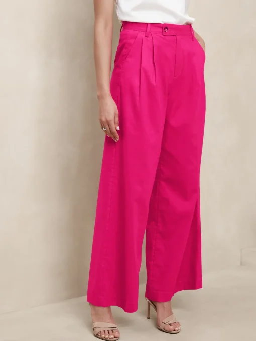 Linen-Blend Wide-Leg Pleated Trouser