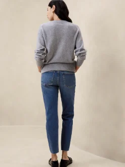 Mid-Rise Slim Jean