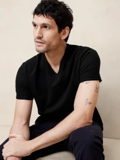 Midweight V-Neck T-Shirt