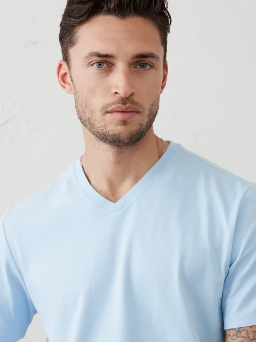 Midweight V-Neck T-Shirt