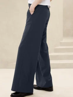 Sculpted Wide-Leg Trouser