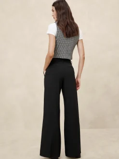 Sculpted Wide-Leg Trouser