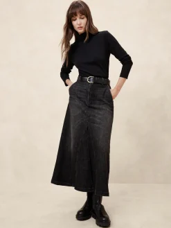 Timeless Turtleneck Top
