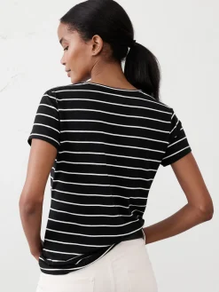 Timeless V-Neck T-Shirt