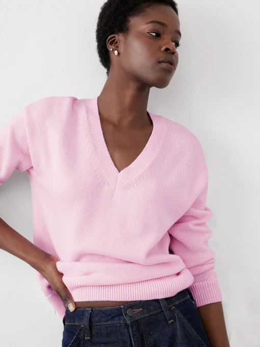V-Neck Pullover