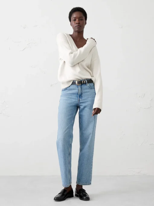 V-Neck Pullover